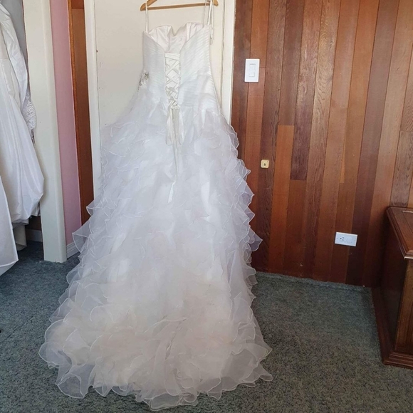 New Princess wedding dress size 12 with corset back, embellishments crinoline - Picture 7 of 11